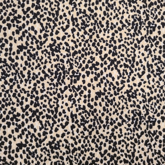 Melloday Animal Print Short Sleeved Blouse Size Medium 1/4 Zip Back - Picture 3 of 7